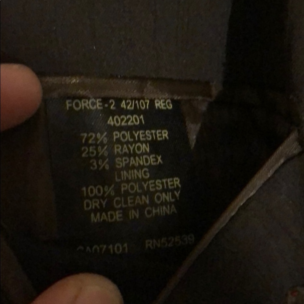 Men’s suit - Picture 13 of 13